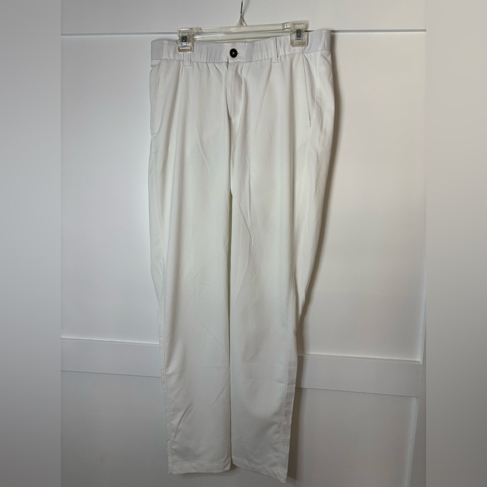 Under Armour Men's Crisp White pants size 32/34